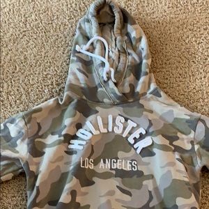 Cameo Hollister Swetshirt